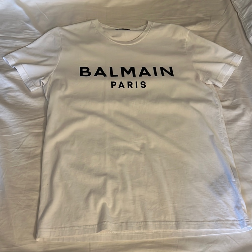 Balmain t-shirt men size Medium in very good condition white color